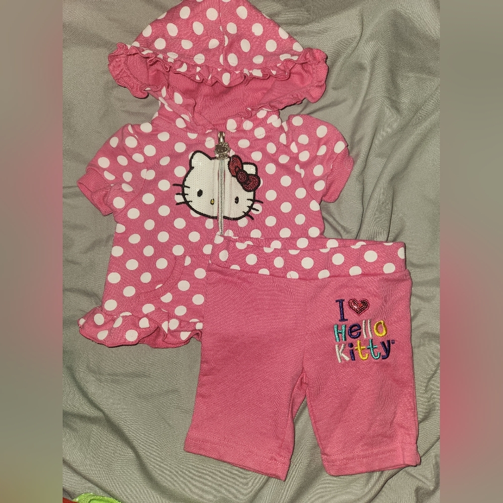 Hello Kitty 2 piece set. Hooded sweater and pants 3-6mo